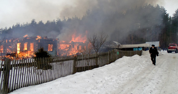 Пожар в 
поселке Максима Горького в Камешковском районе