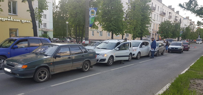 Массовое ДТП на проспекте Ленина 